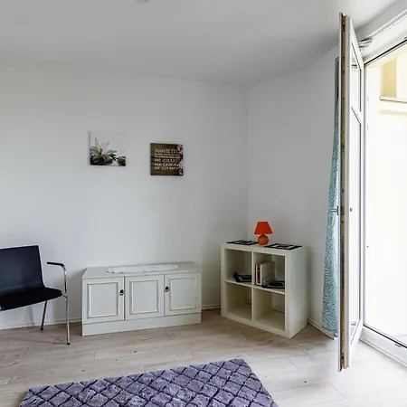 Gemuetliches Zuhause 2-zimmer-ferienwohnung Mit Geschirrspueler & Balkon Fuer Bis Zu 4 Personen Apartman Lipcse