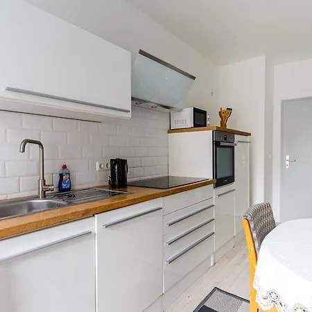 Lejlighed Gemuetliches Zuhause 2-zimmer-ferienwohnung Mit Geschirrspueler & Balkon Fuer Bis Zu 4 Personen