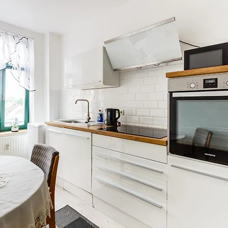 Apartman Gemuetliches Zuhause 2-zimmer-ferienwohnung Mit Geschirrspueler & Balkon Fuer Bis Zu 4 Personen *