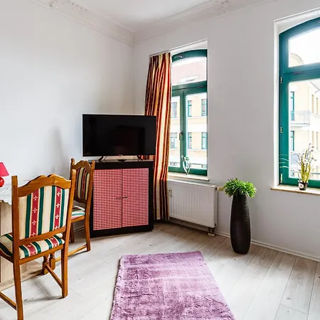 Gemuetliches Zuhause 2-zimmer-ferienwohnung Mit Geschirrspueler & Balkon Fuer Bis Zu 4 Personen * Lipcse