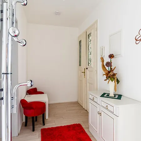 Gemuetliches Zuhause 2-zimmer-ferienwohnung Mit Geschirrspueler & Balkon Fuer Bis Zu 4 Personen