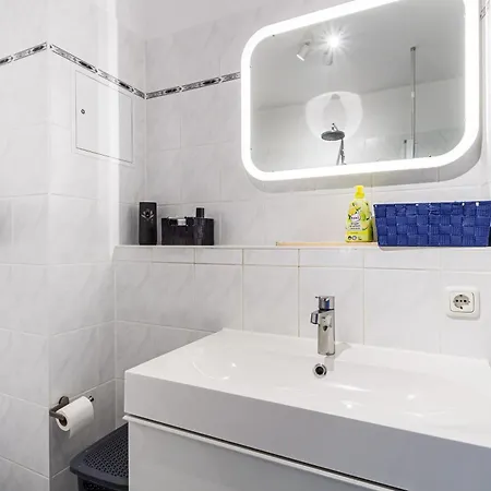 Lejlighed Gemuetliches Zuhause 2-zimmer-ferienwohnung Mit Geschirrspueler & Balkon Fuer Bis Zu 4 Personen *