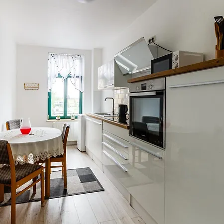 Gemuetliches Zuhause 2-zimmer-ferienwohnung Mit Geschirrspueler & Balkon Fuer Bis Zu 4 Personen Apartman