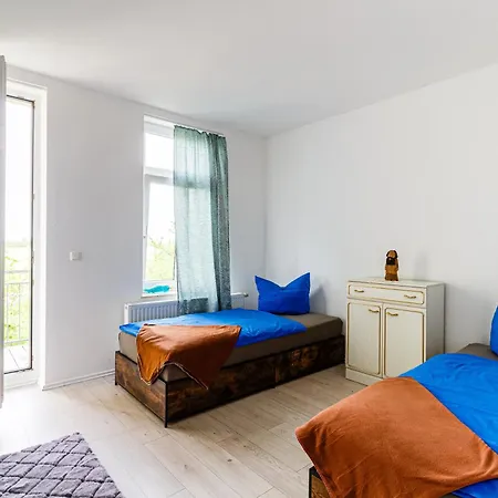 Gemuetliches Zuhause 2-zimmer-ferienwohnung Mit Geschirrspueler & Balkon Fuer Bis Zu 4 Personen Lipcse